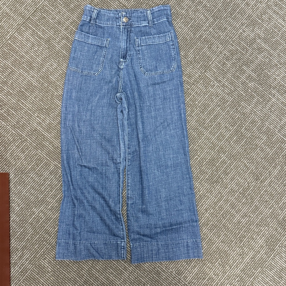 LC Lauren Conrad Super High Rise Wild Flower Wide leg cropped jeans